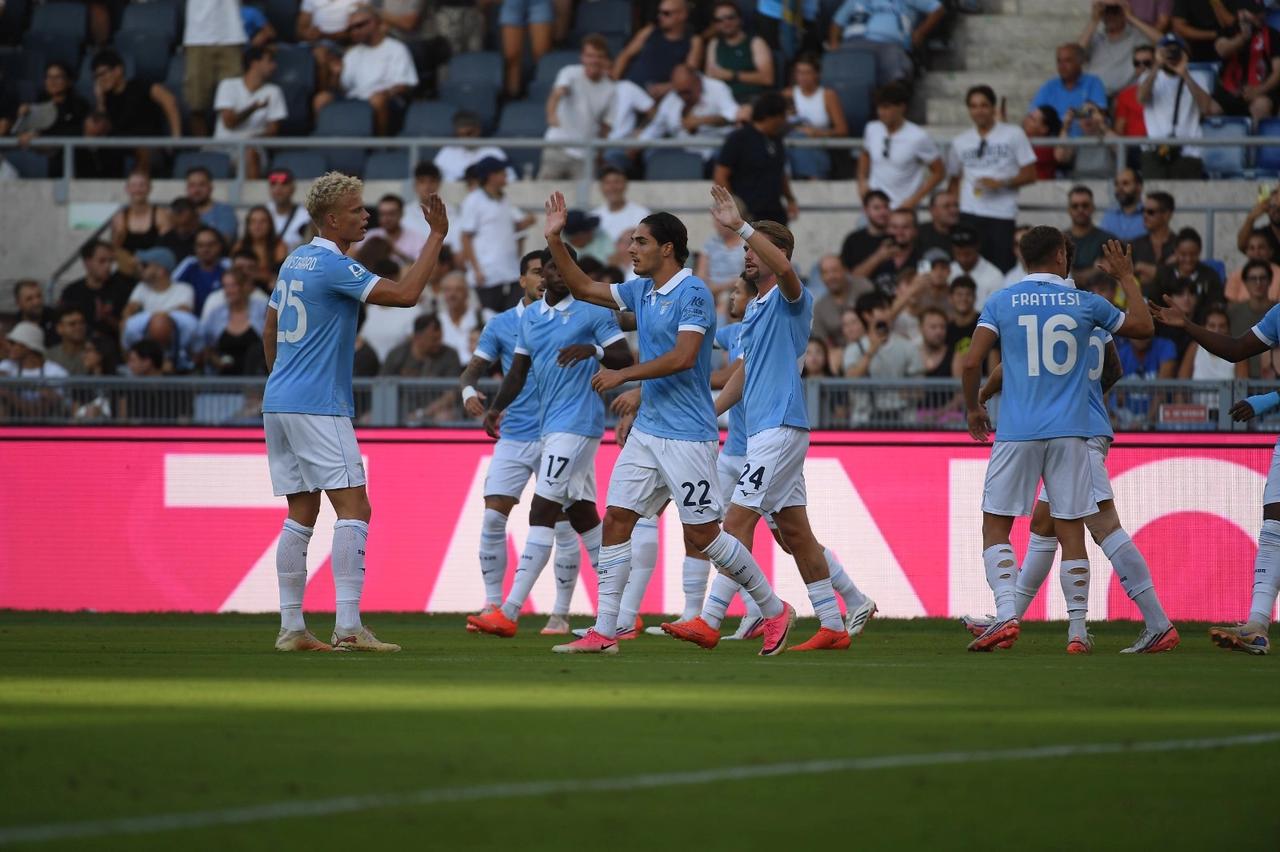 Serie A'da Lazio maç fazlasıyla lider