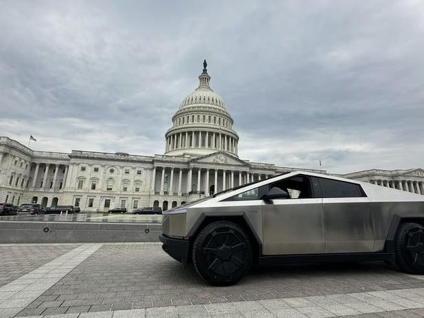 ABD Hava Kuvvetleri, füze testlerinde hedef olarak Cybertruck kullanmayı planlıyor