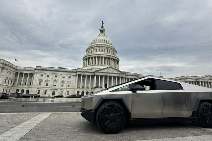 ABD Hava Kuvvetleri, füze testlerinde hedef olarak Cybertruck kullanmayı planlıyor