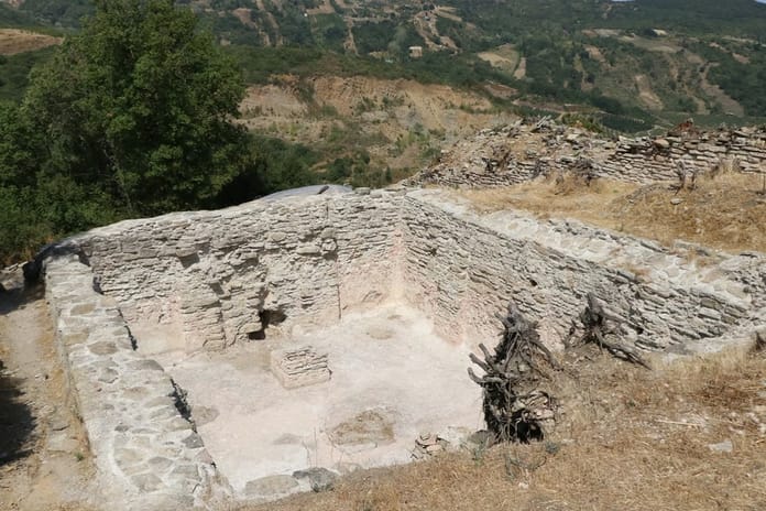 Yalova'daki Çobankale kazılarında tarihi yaşam alanları bulundu