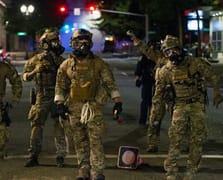 ABD'de federal ajanlara silahlı baskın soruşturması başlatıldı