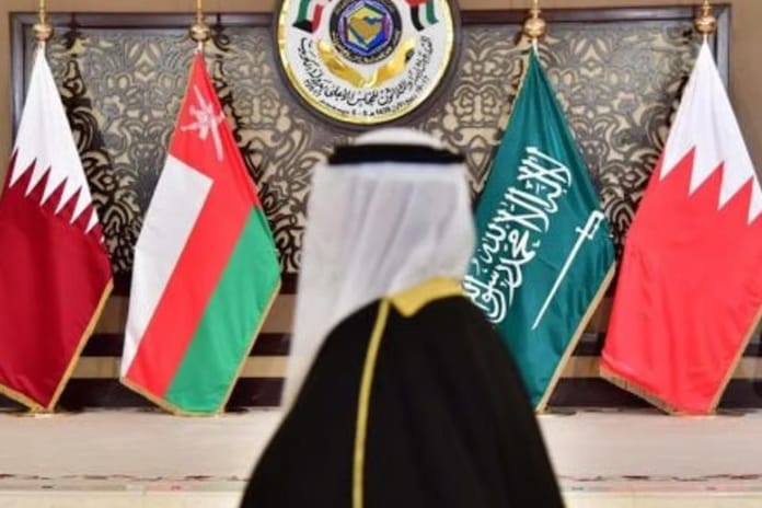 Middle East Monitor: Körfez ülkeleri yeni güvenlik garantörlerine mi yöneliyor?