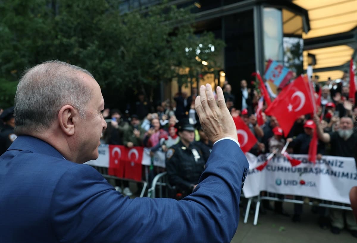 AA-20260920-42527095-42527091-CUMHURBASKANI_ERDOGAN_BM_81_GENEL_KURULUNA_KATILMAK_UZERE_ABDYE_GELDI.webp