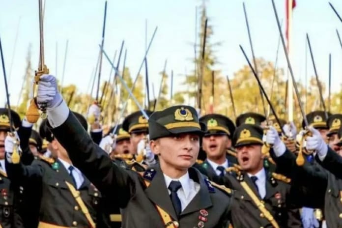 TSK'dan ihraç edilen 4 teğmen, Ankara Büyükşehir Belediyesi'nde işe başladı