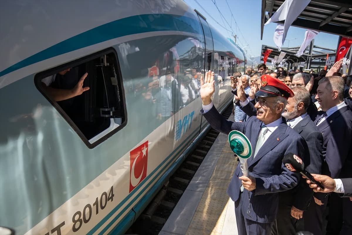 Ankara-İstanbul arası 4 saatin altına iniyor!
