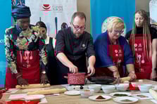 Senegal Cumhurbaşkanının eşi kadın büyükelçilerle Kayseri yağlaması yaptı