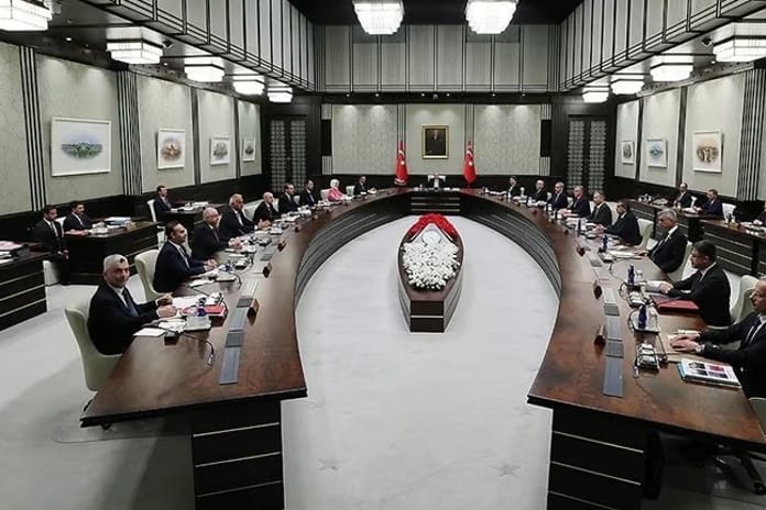 Cumhurbaşkanlığı Kabinesi kritik dış politika ve ekonomi gündemiyle toplanıyor