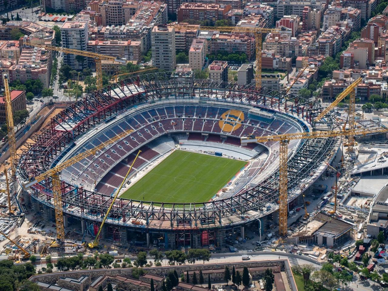 Barcelona, yenilenen Camp Nou'ya geri dönüyor