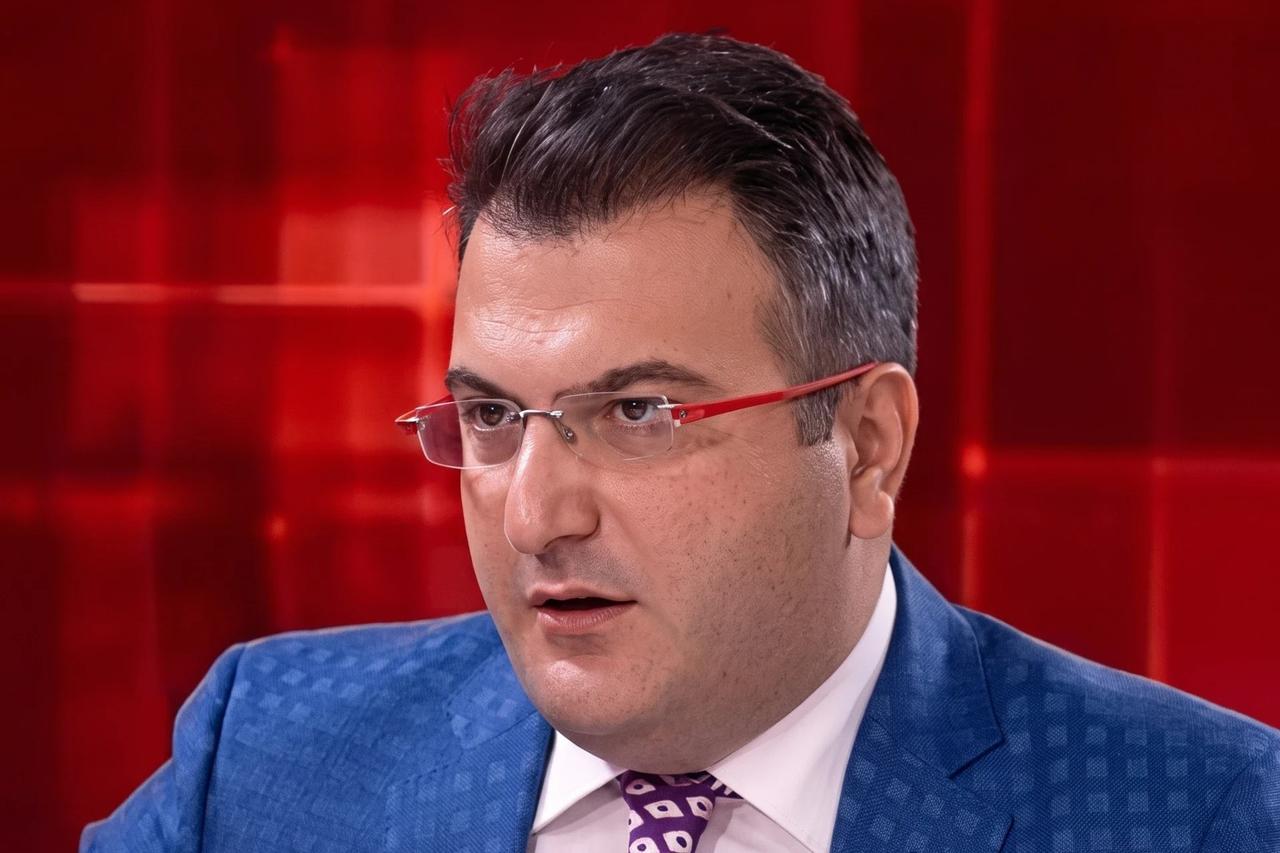 Gazeteci Cem Küçük gözaltına alındı