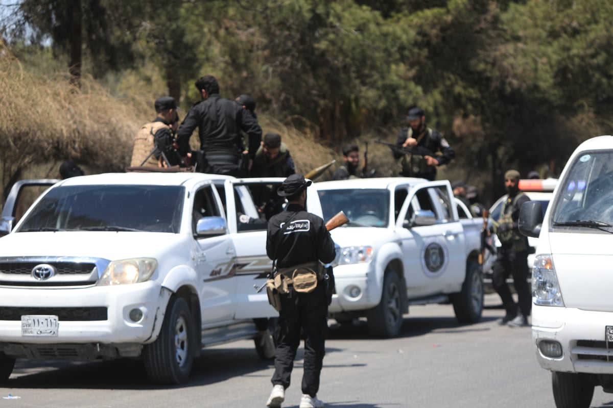 Suriye'de güvenlik güçleri ile Dürzi toplumuna bağlı askeri gruplar arasında çatışma yaşandı. (AA)