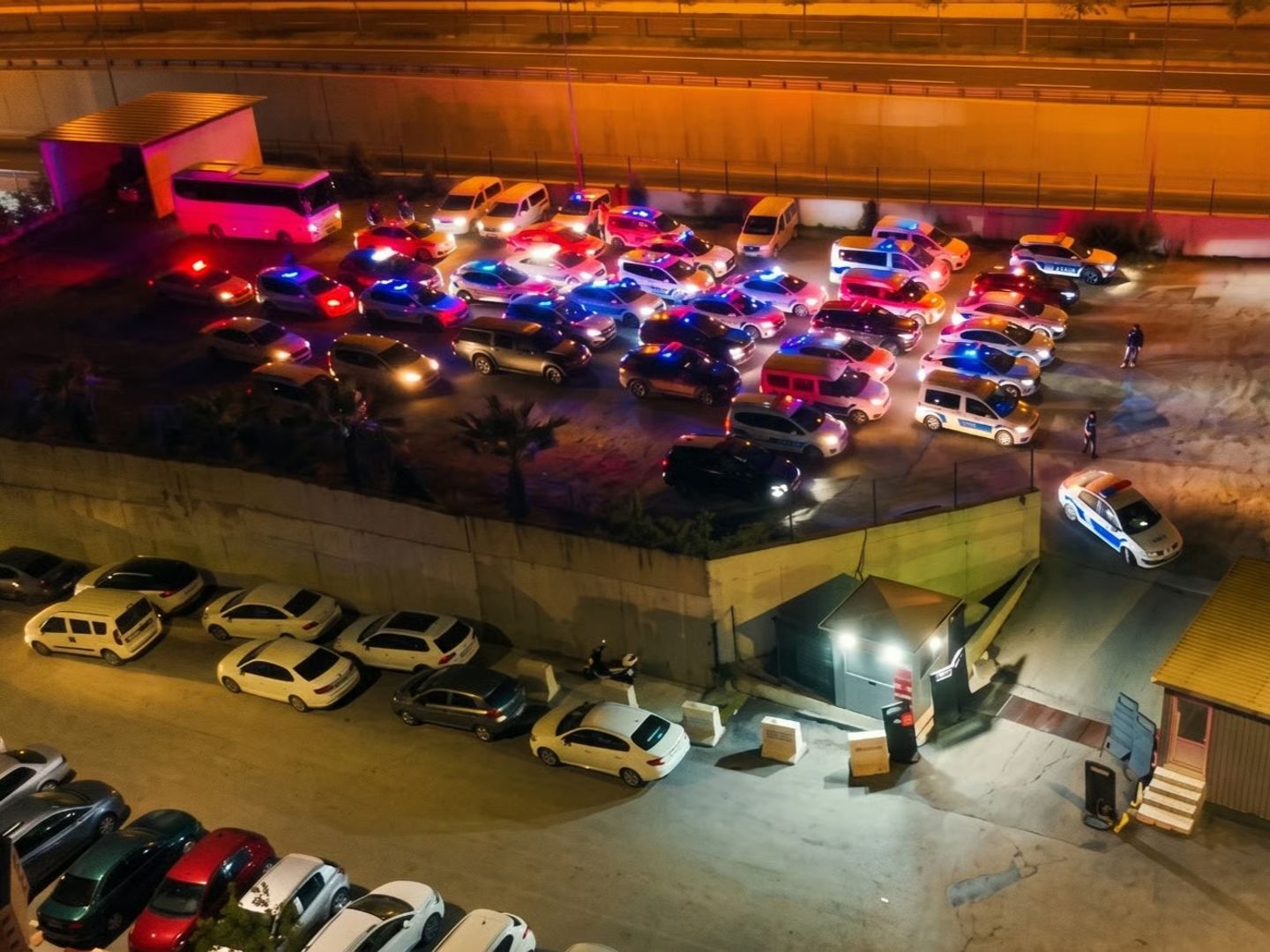 13 ilde dolandırıcılık operasyonu! 1 milyar TL'lik mal varlığına el konuldu