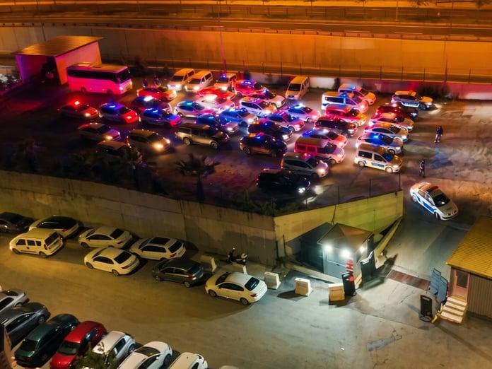  13 ilde dolandırıcılık operasyonu!