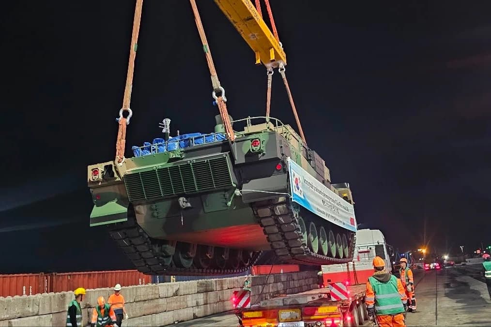 Polonya, ilk 28 K2 tankını teslim aldı