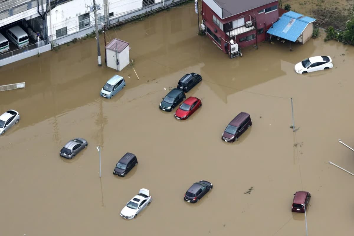 Japonya’da şiddetli yağışlar 13 can aldı