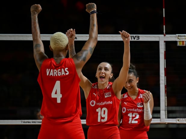 A Milli Kadın Voleybol Takımı, tarihinde ilk kez Dünya Şampiyonası gruplarından yenilgisiz ve lider olarak çıkmayı başardı