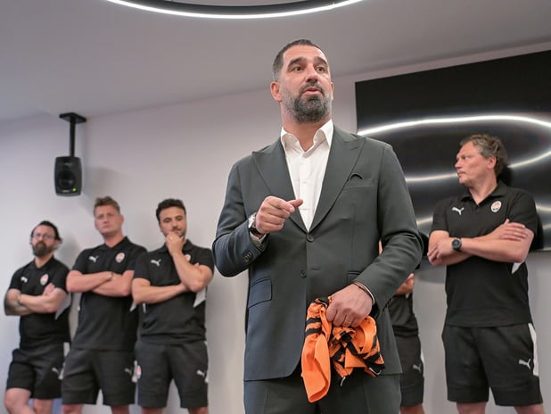 Arda Turan'ın Shakhtar macerası resmen başlıyor: Beşiktaş'ın Avrupa'daki rakibi netleşiyor