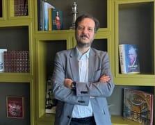 Türk sanatçı yeni albümünde geliştirdiği enstrümanı kullandı