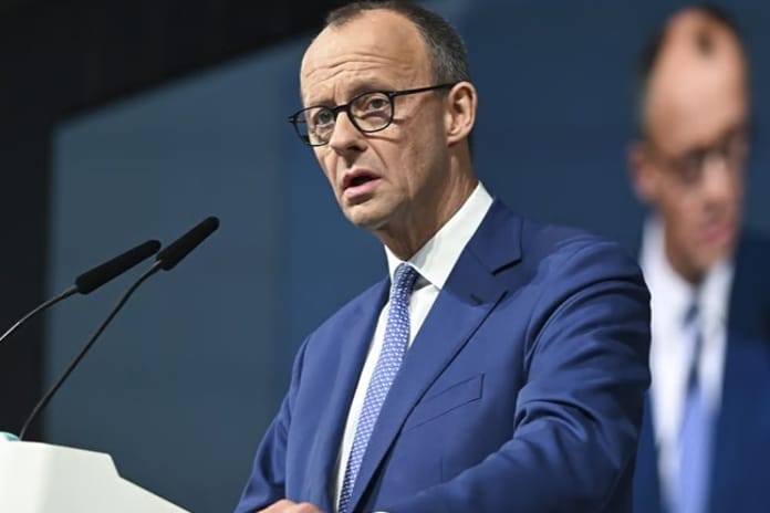 367 sanatçıdan Merz'e İsrail'e silah ambargosu çağrısı