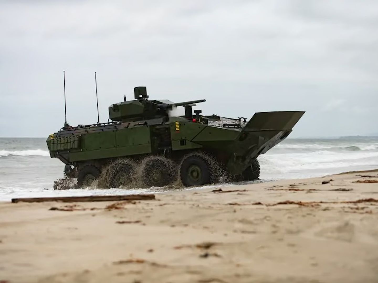 BAE Systems, ABD Deniz Piyadeleri için 30 adet ek Amfibi Muharebe Aracı üretimi sözleşmesi aldı