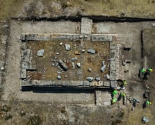 Blaundos Antik Kenti'nde podyum üstüne inşa edilmiş yeni bir tapınak keşfedildi