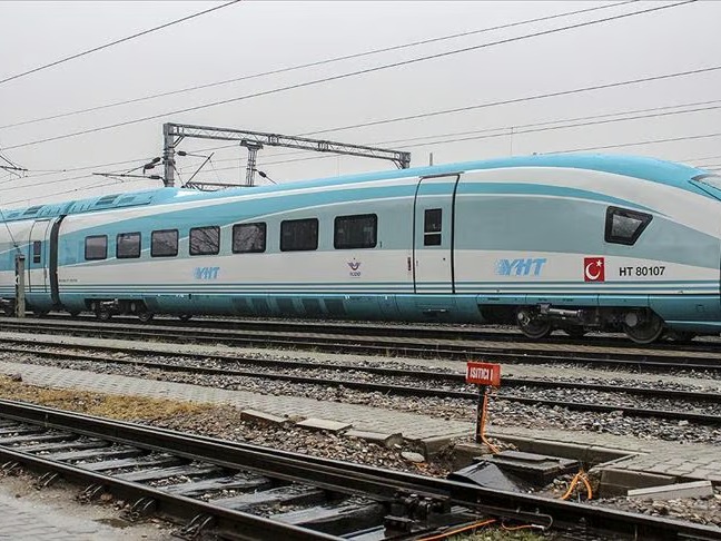 Yüksek hızlı trenlerle 100 milyon yolcu taşındı: Ankara-İstanbul hattı zirvede