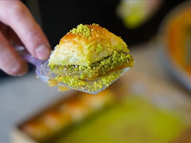 Türkiye'nin konuştuğu ünlü baklavacı satılıyor