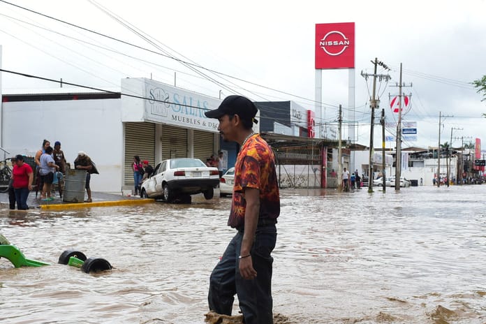 Yüzbinlerce kişi etkilendi
