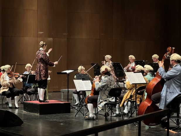 Viyana Mozart Orkestrası AKM'de müzikseverlerle buluştu