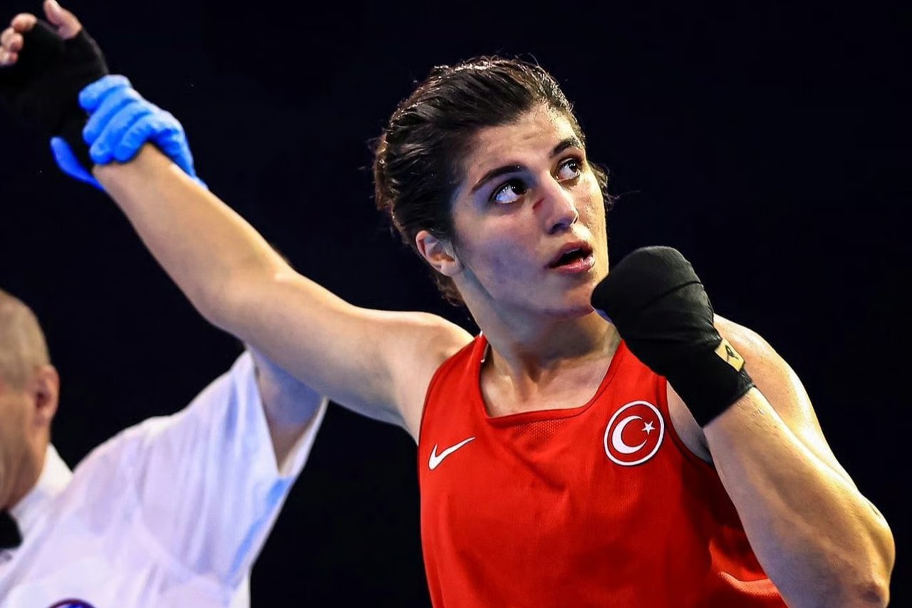 Milli yumruklar çeyrek finalde