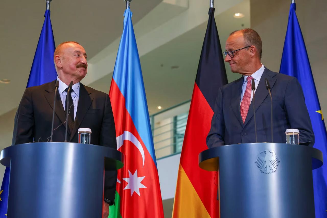 Aliyev'den Merz'i zor durumda bırakan ifşa
