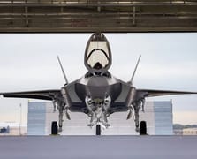 Polonya için üç yeni F-35A Husarz uçağı üretim hattından çıktı