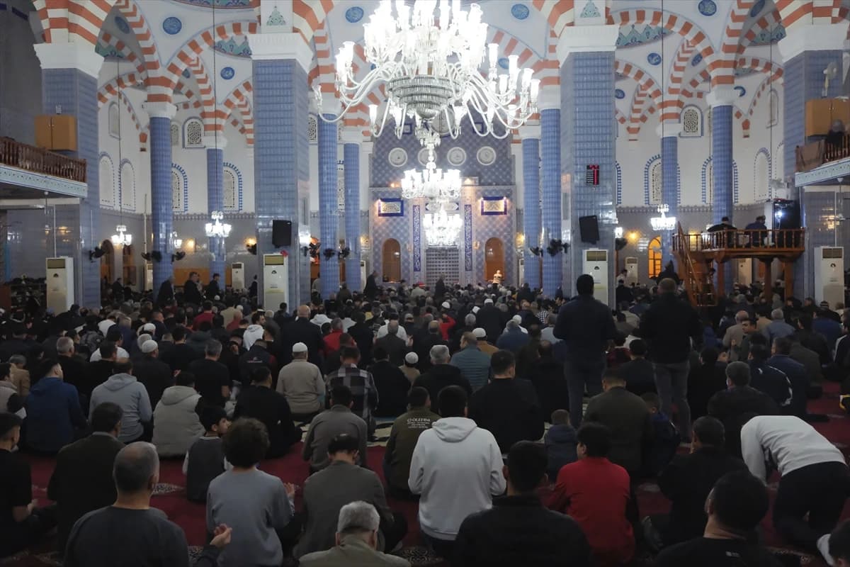 Yurt genelinde Kadir Gecesi idrak edildi