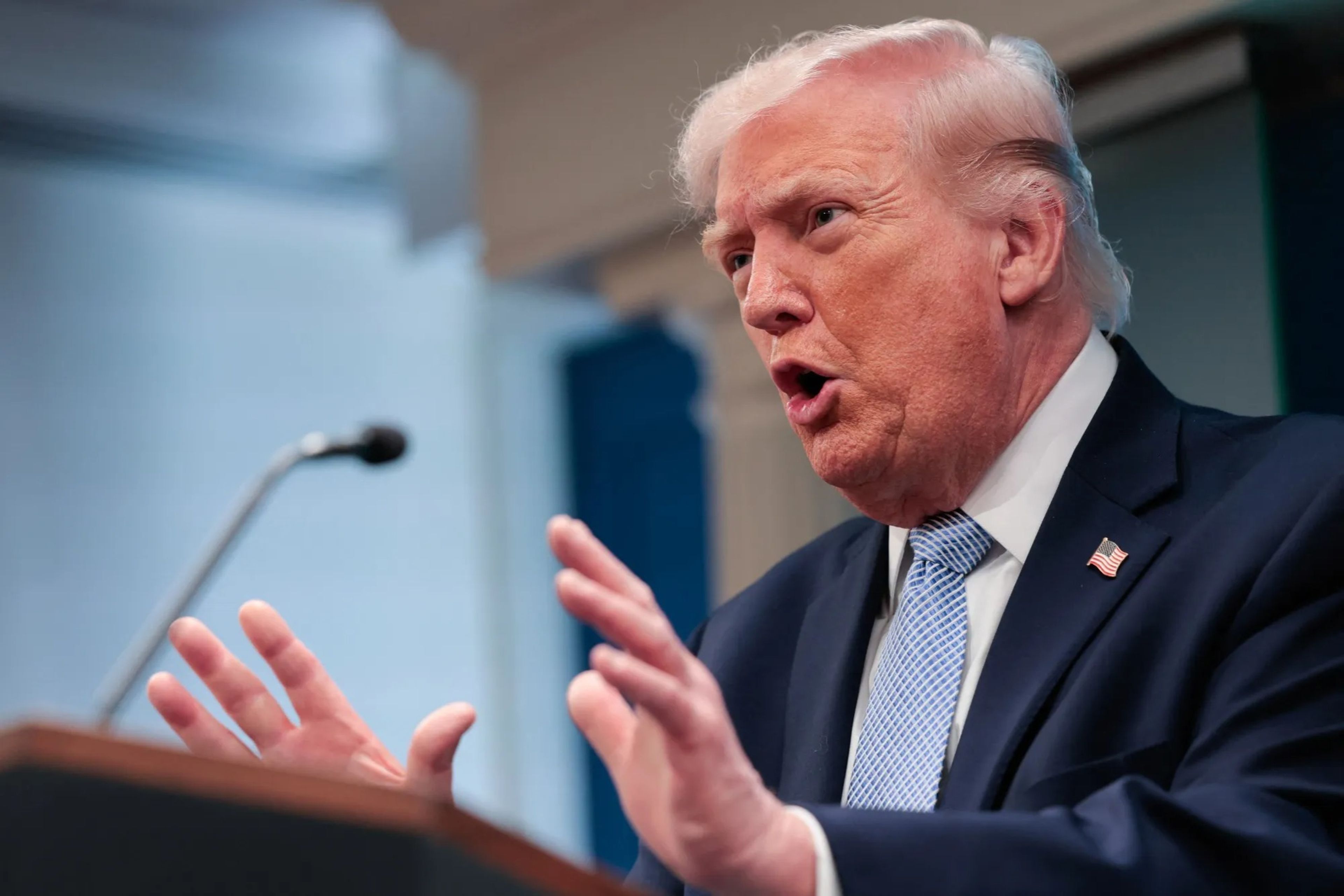 Trump’tan eski müttefiklerine sert çıkış