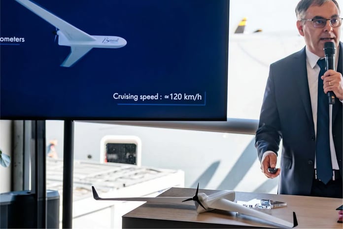 Fransa’dan uzun menzilli dolanan mühimmat hamlesi