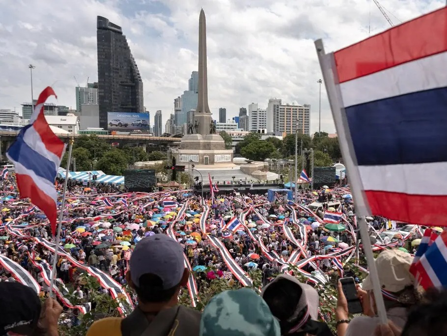 Thai Protesters Demand Prime Minister’s Resignation