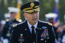 Randy George'dan dikkat çeken veda mesajı: Ordu karakterli liderleri hak ediyor