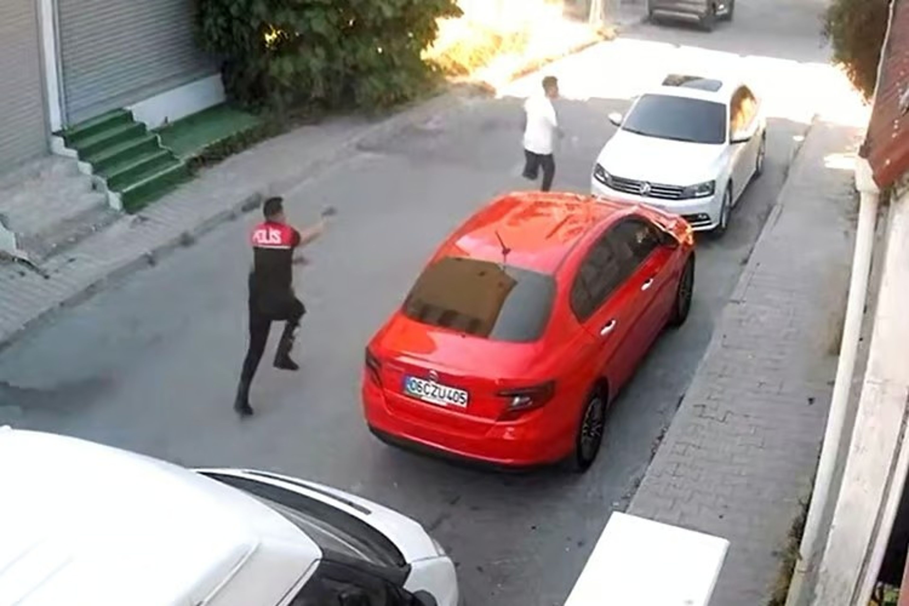 Yemek molasında olan yunus ekipleri silahlı saldırıyı önledi