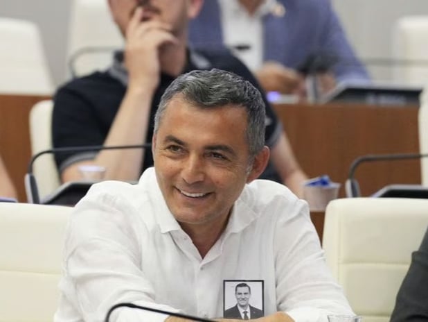 Manavgat Belediye Başkanı gözaltına alındı: Rüşvet baklava kutusunda teslim edildi