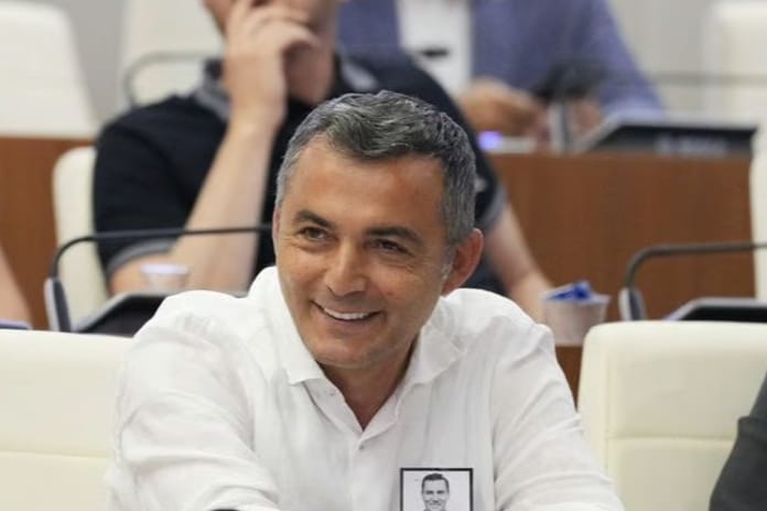 Manavgat Belediye Başkanı gözaltına alındı: Rüşvet baklava kutusunda teslim edildi