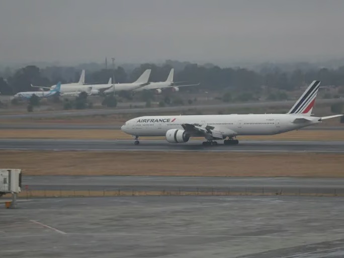 Orta Doğu’da savaş alarmı: Dev havayolu şirketleri uçuşlarını askıya aldı