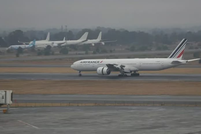 Orta Doğu’da savaş alarmı: Dev havayolu şirketleri uçuşlarını askıya aldı