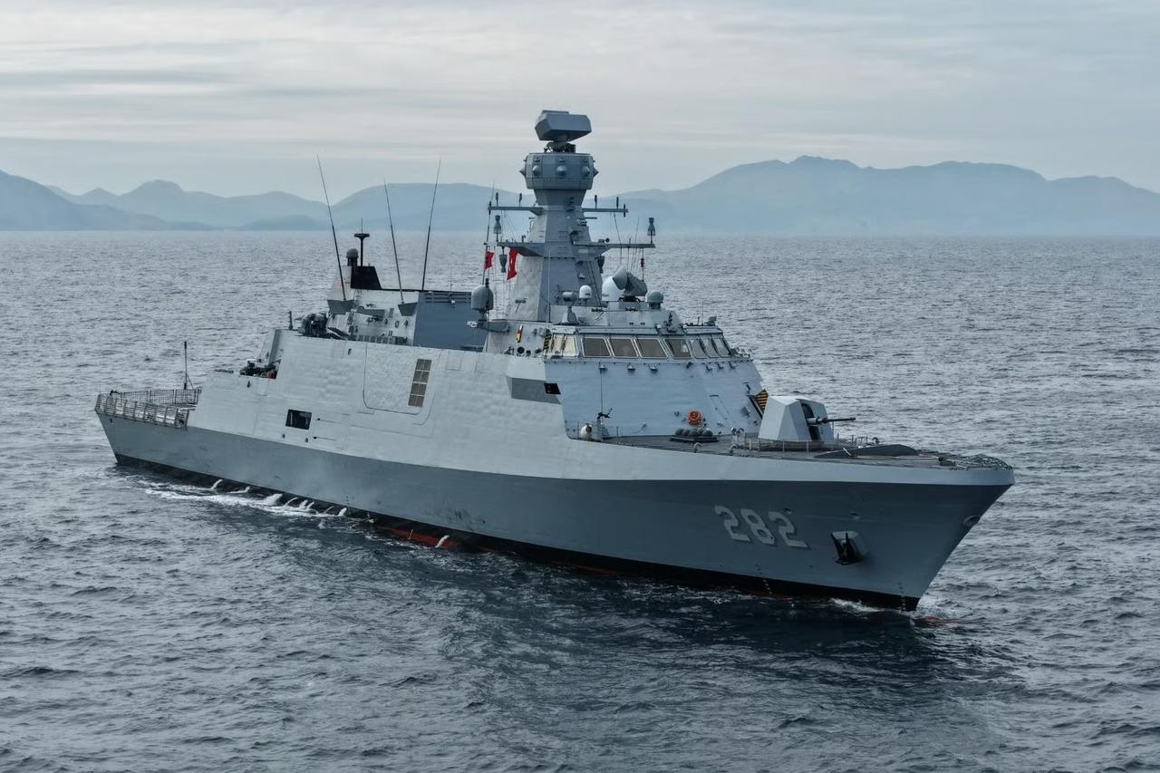Pakistan Donanması PNS Khaibar korvetini hizmete aldı