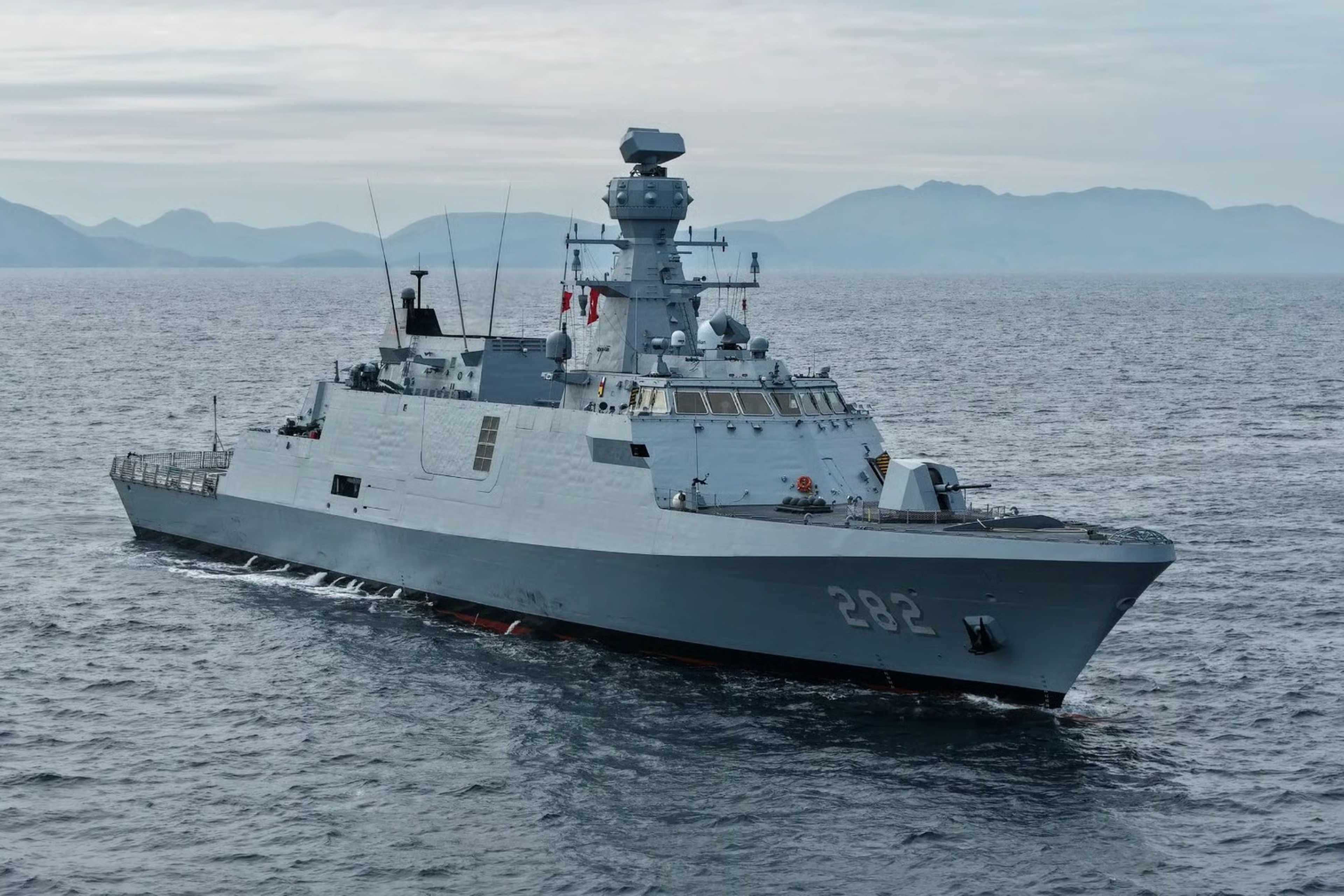 Pakistan Donanması PNS Khaibar korvetini hizmete aldı