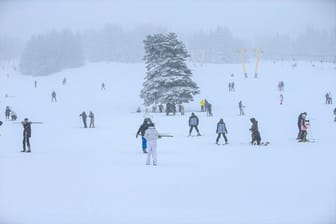 Uludağ’da kış şöleni: Kar kalınlığı 1,5 metreye yaklaştı