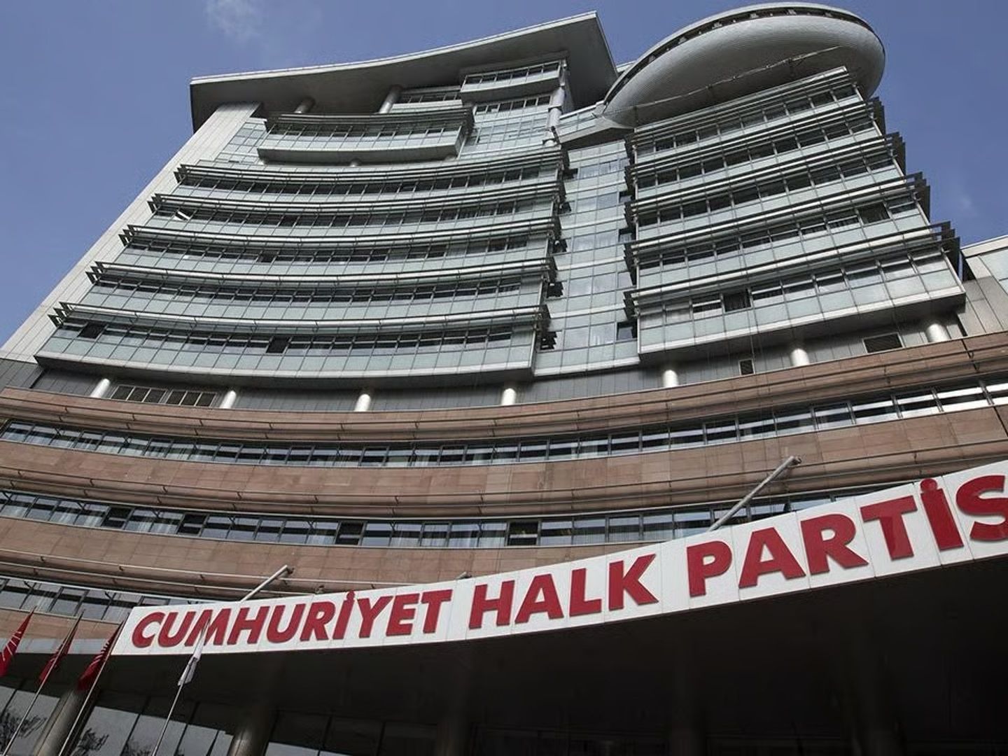 İcra memurları CHP Genel Merkezi'nde! Mutlak butlan kararı tebliğ edilecek