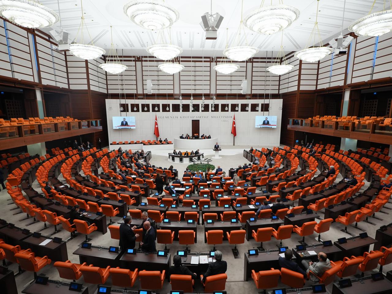 Numan Kurtulmuş yeniden başkan seçildi!