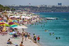 Antalya turizminde rekor! Ruslar 'sıcak', Almanlar 'serin' havayı tercih etti