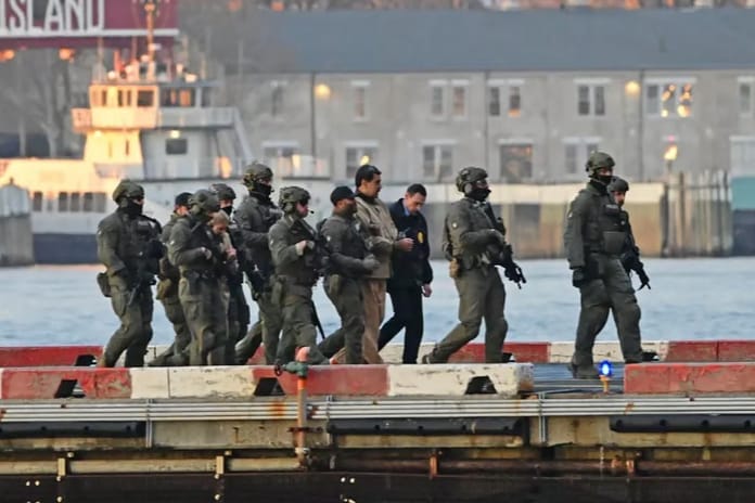 Maduro: Suçsuzum, ben ülkemin başkanıyım