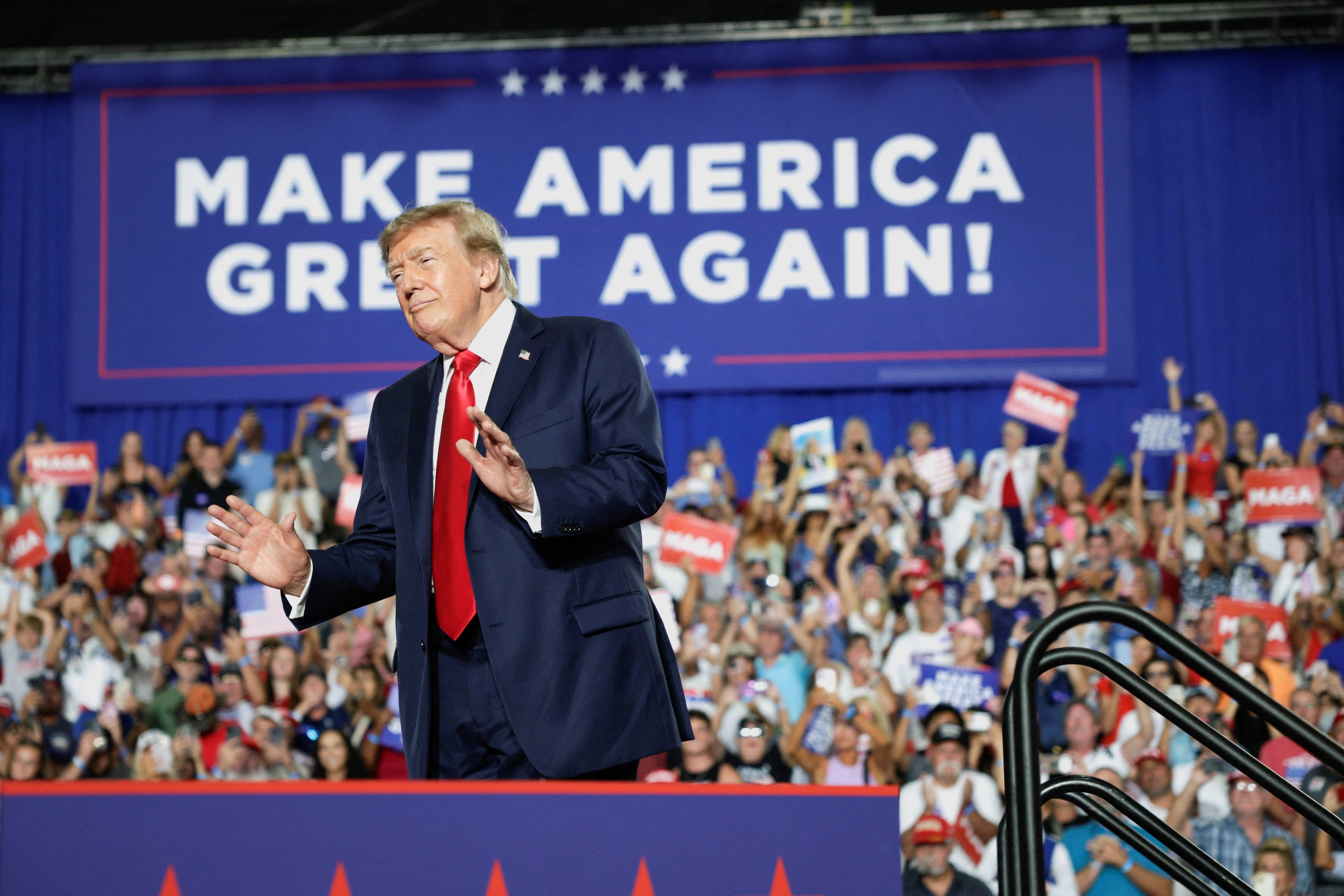 Anxious GOP Presses Trump to Unleash $400M War Chest
