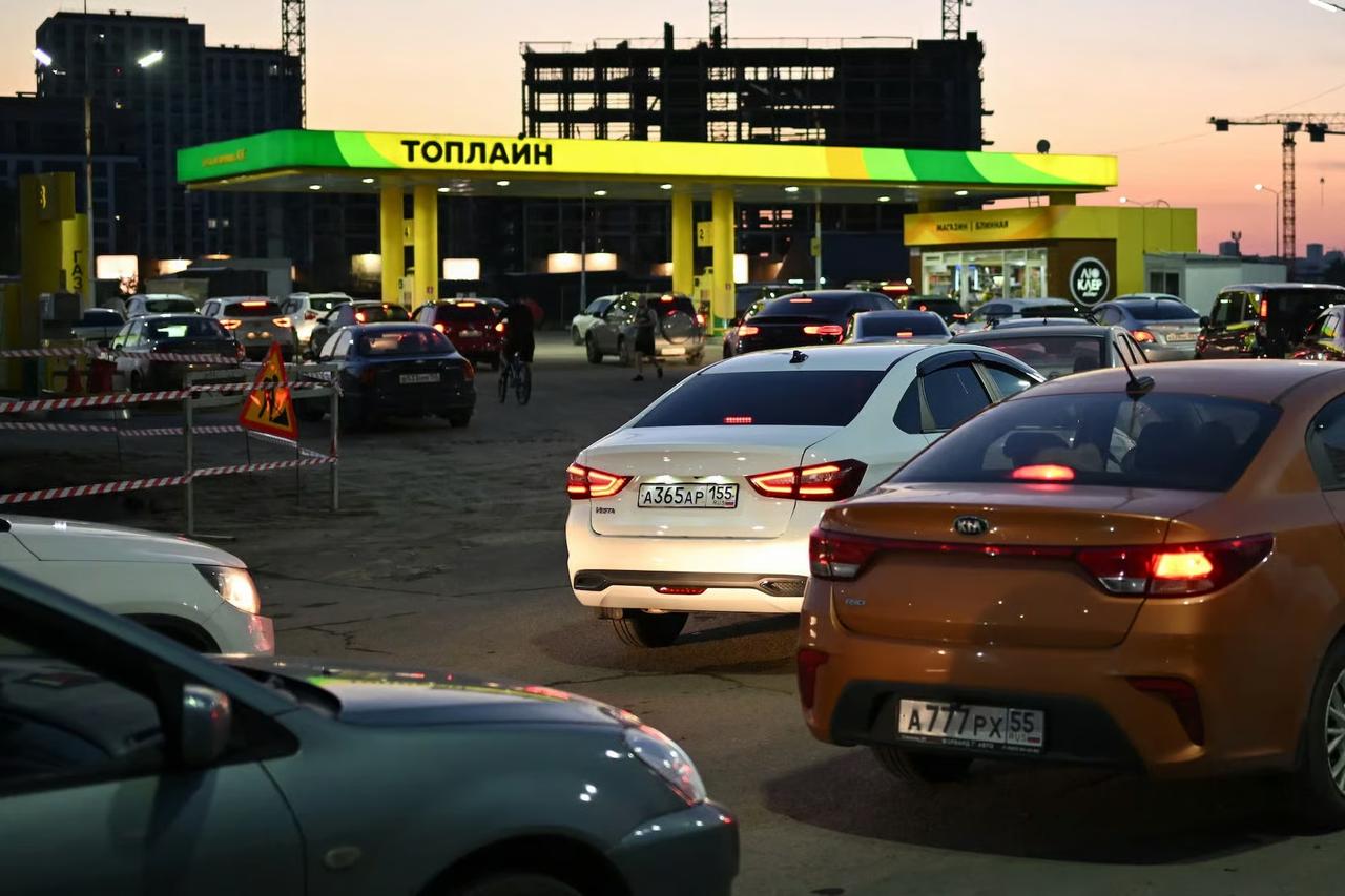 Rusya'dan düşük standartlı benzine geçici izin